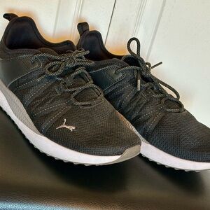 Puma Men's Black and White Athletic Shoes